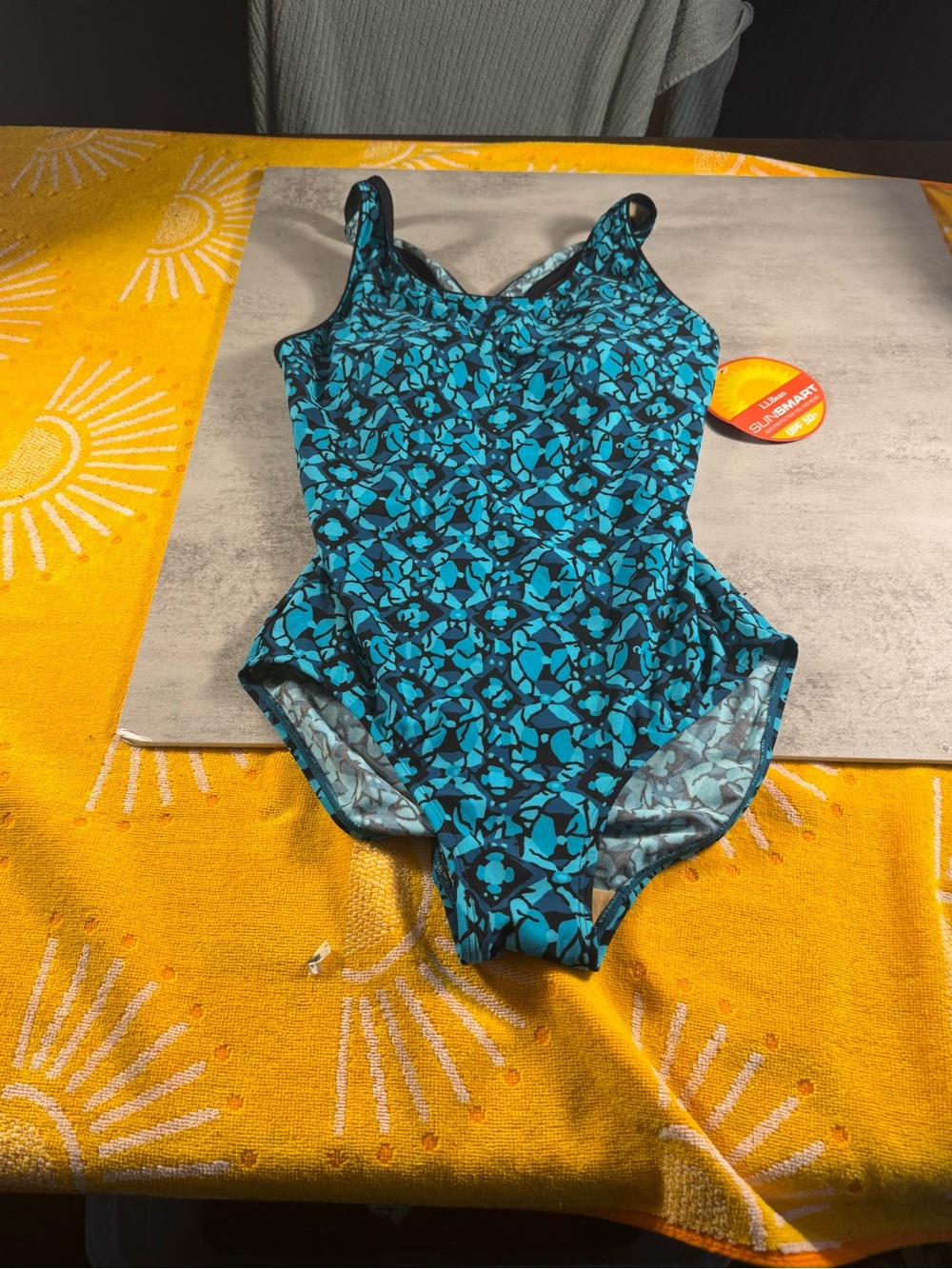 NEW with tags L.L. Bean womens swim suit size 8 Reg UPF 50+ bathing